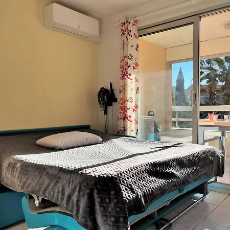 4 Pers Avec Terrasse, Clim Et Parking Au Lavandou - Fr-1-251-431 Apartment Le Lavandou